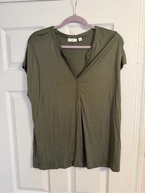 J. Jill Olive V-Neck Short Sleeve Top
